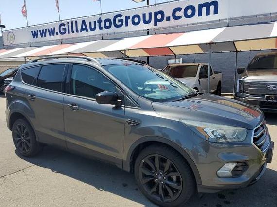 FORD ESCAPE 2017 1FMCU0GD6HUD20675 image