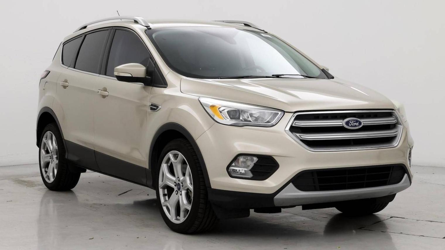 FORD ESCAPE 2017 1FMCU0J92HUD87326 image