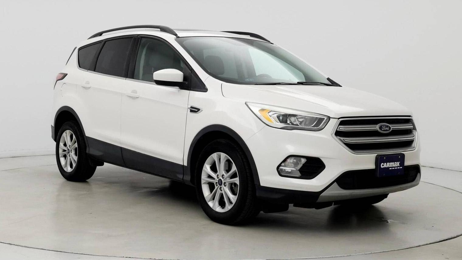 FORD ESCAPE 2017 1FMCU0G90HUA56980 image