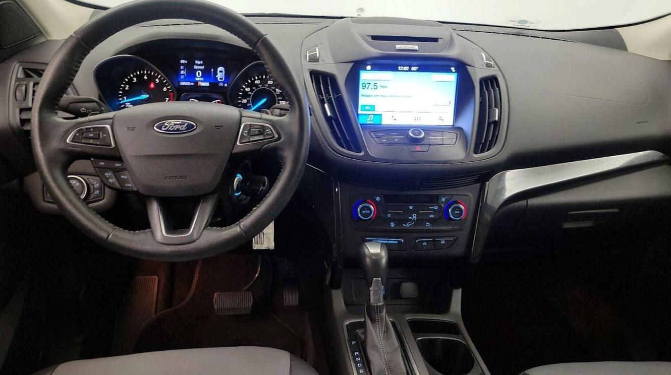 FORD ESCAPE 2017 1FMCU0GD9HUC73061 image