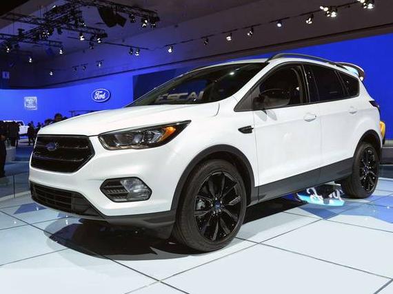FORD ESCAPE 2017 1FMCU9GD7HUB17685 image