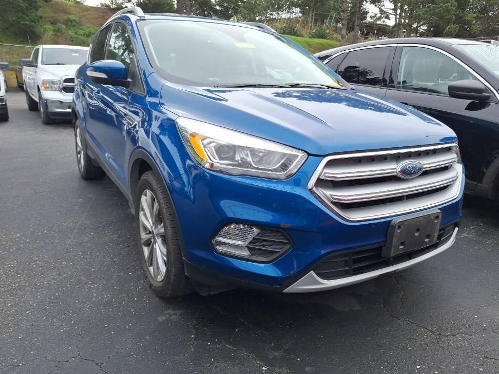 FORD ESCAPE 2017 1FMCU9J93HUE48414 image