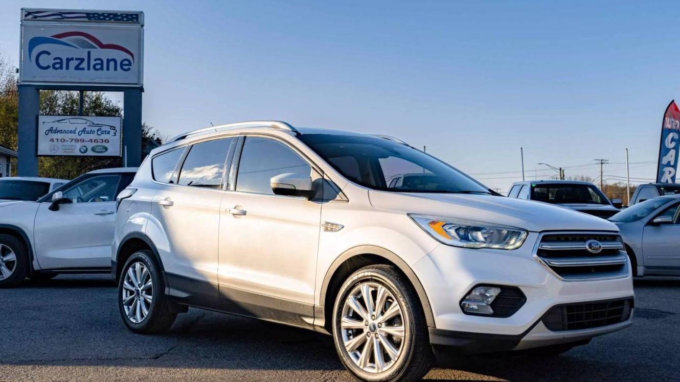 FORD ESCAPE 2017 1FMCU0JD4HUA58020 image