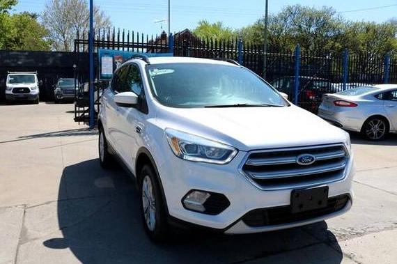 FORD ESCAPE 2017 1FMCU0GD8HUC83824 image