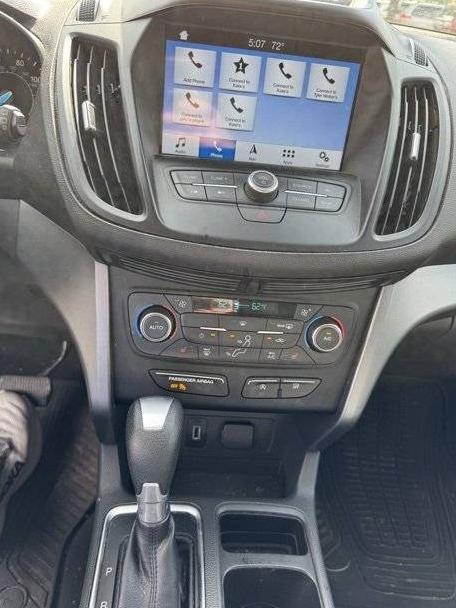 FORD ESCAPE 2017 1FMCU9GD1HUA16304 image