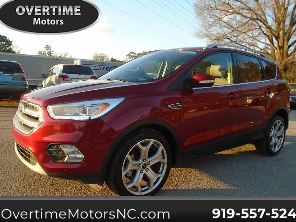 FORD ESCAPE 2017 1FMCU0J97HUD34654 image