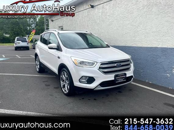 FORD ESCAPE 2017 1FMCU9J95HUA17749 image