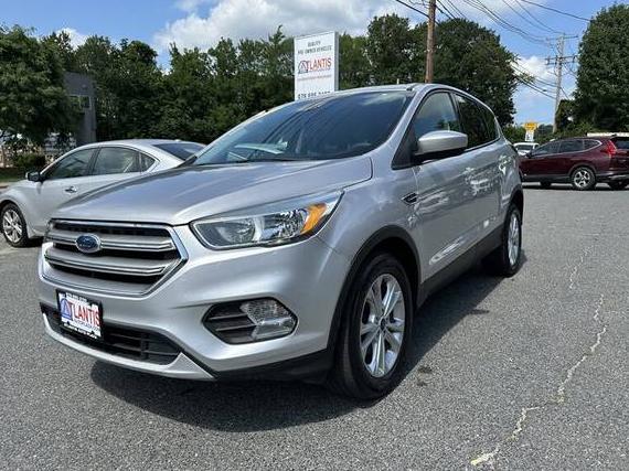 FORD ESCAPE 2017 1FMCU0GD0HUC21429 image