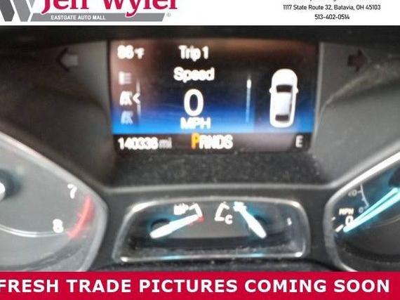 FORD ESCAPE 2017 1FMCU0F7XHUD92037 image
