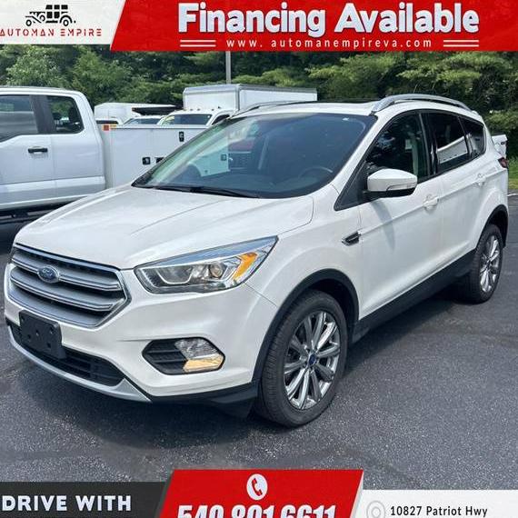 FORD ESCAPE 2017 1FMCU9J90HUC08883 image