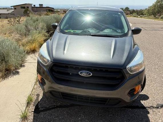FORD ESCAPE 2017 1FMCU0F78HUC80420 image
