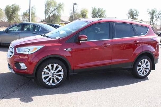 FORD ESCAPE 2017 1FMCU0J96HUC14098 image