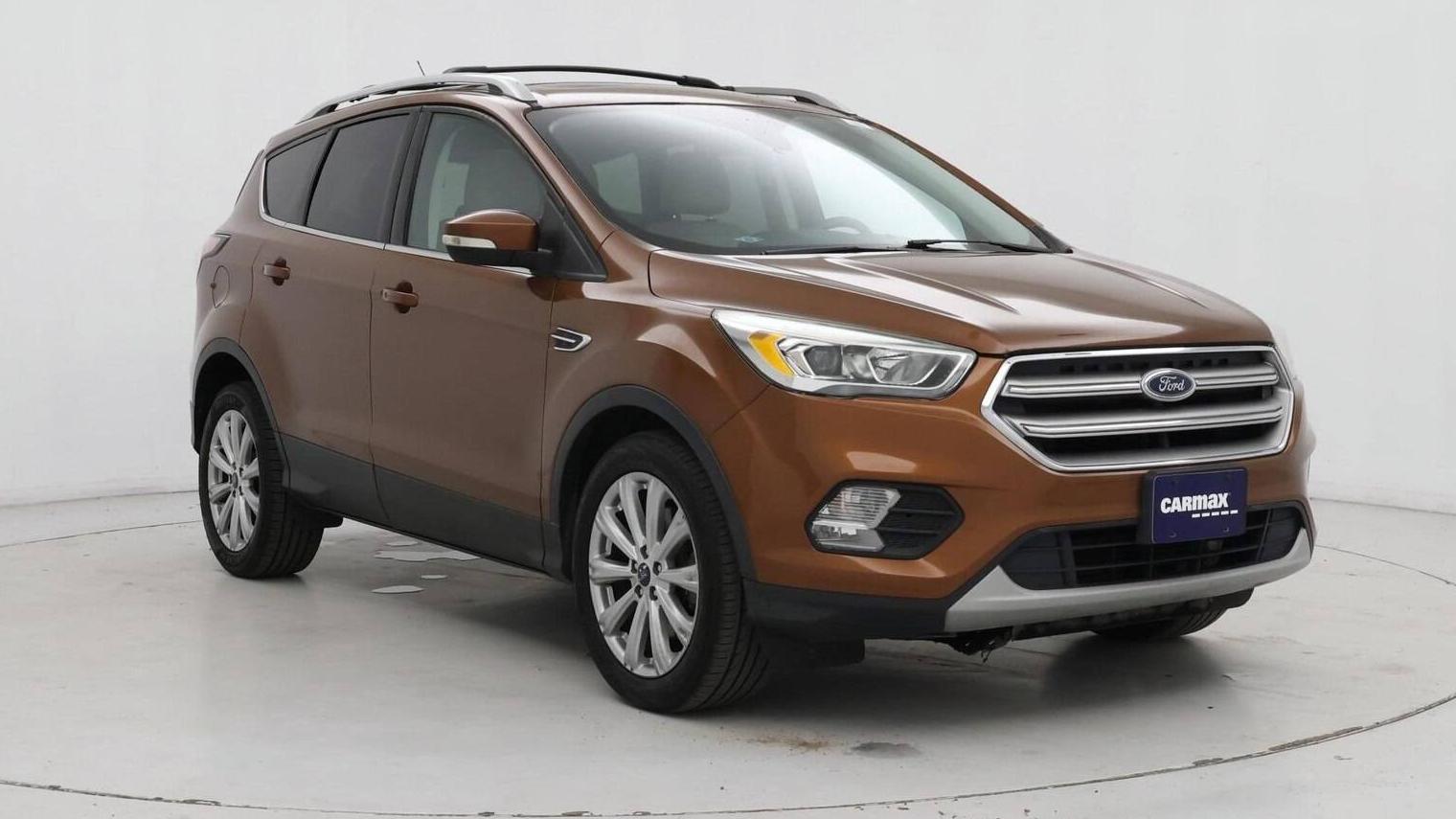 FORD ESCAPE 2017 1FMCU0J95HUB22545 image