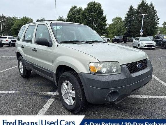 FORD ESCAPE 2005 1FMYU92Z15KC73141 image