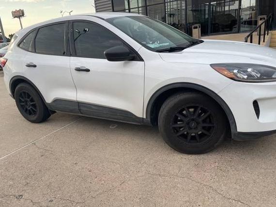 FORD ESCAPE 2022 1FMCU0F60NUB58041 image