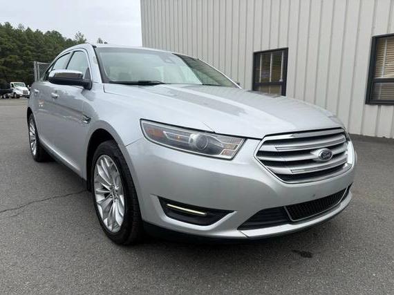 FORD TAURUS 2018 1FAHP2F86JG126238 image