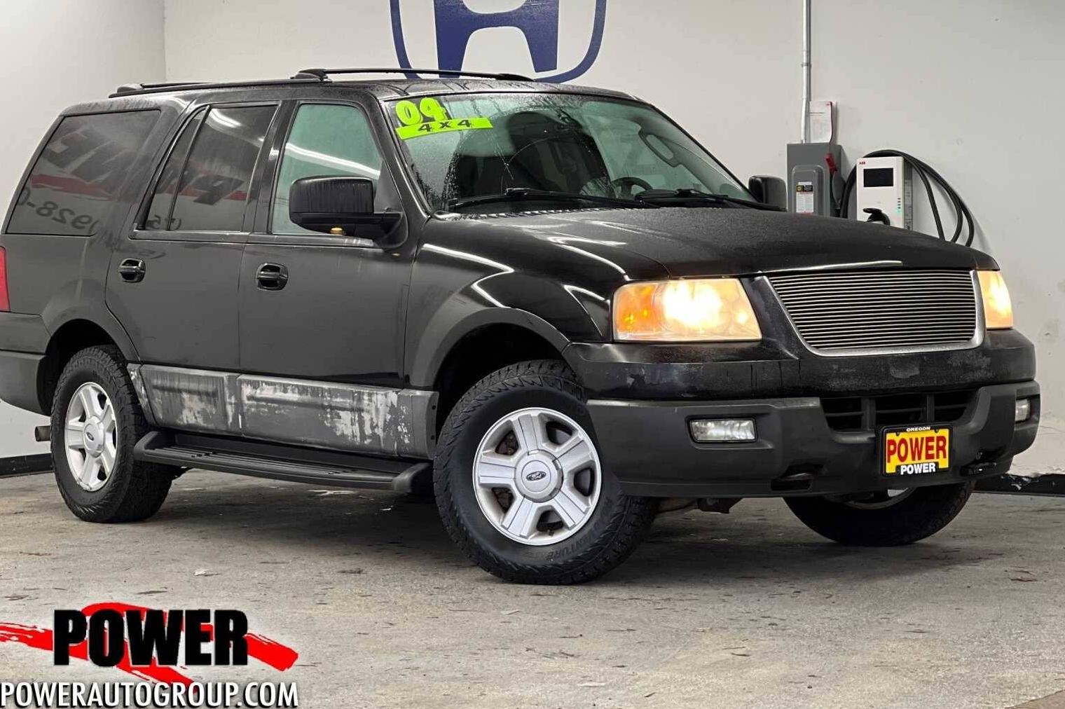 FORD EXPEDITION 2004 1FMFU16L04LA77585 image