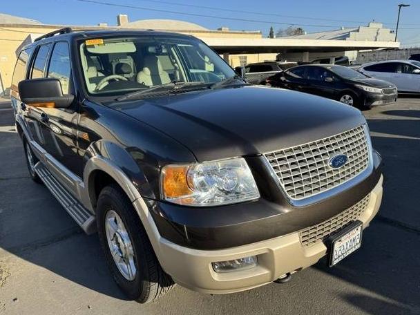 FORD EXPEDITION 2005 1FMFU18535LA03609 image