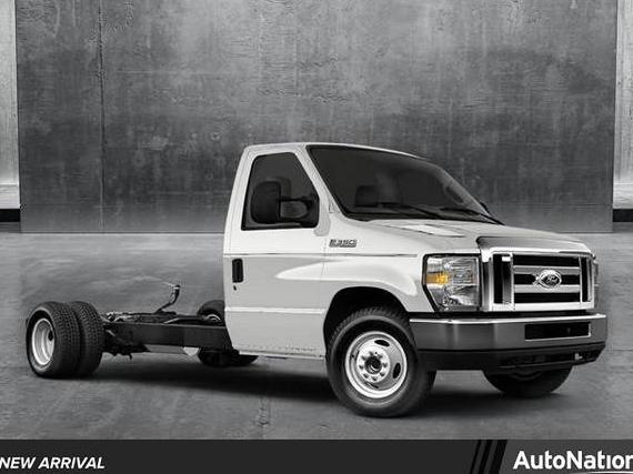 FORD E-350 2018 1FDWE3F63JDC28346 image