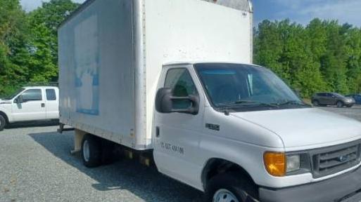 FORD E-350 2005 1FDWE35P05HA76664 image