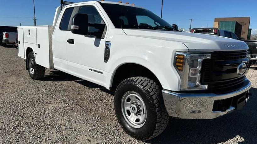 FORD F-350 2018 1FD8X3FT7JED06243 image