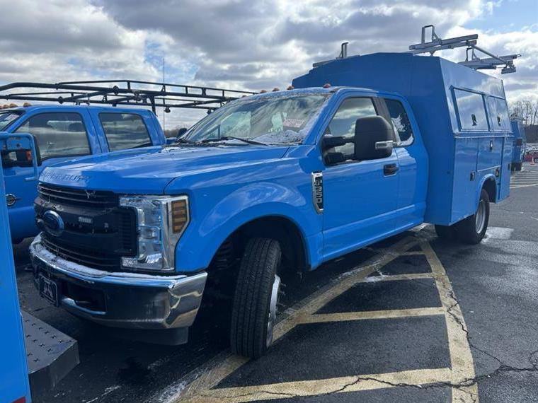 FORD F-350 2018 1FD8X3G62JEC29046 image