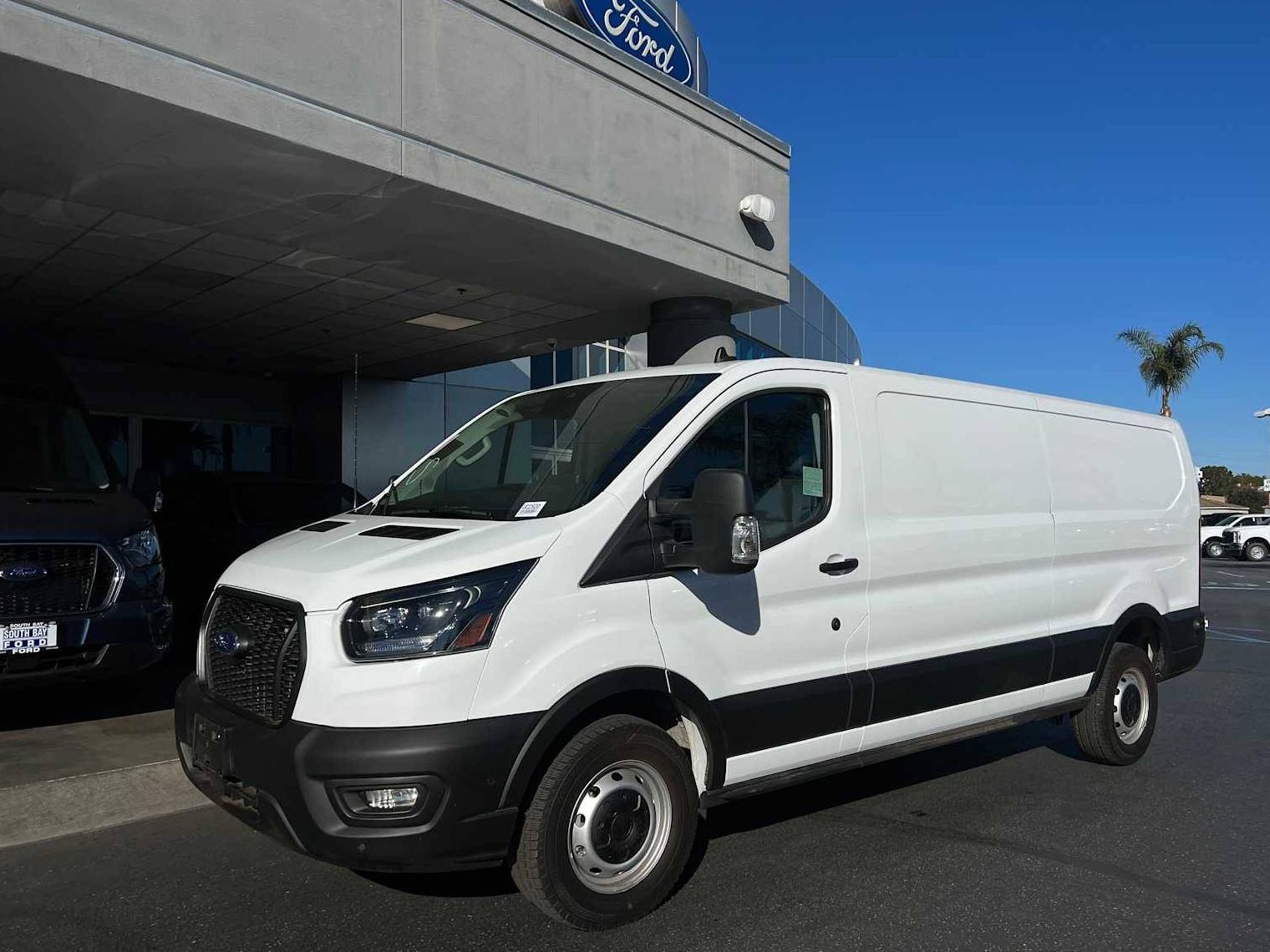 FORD TRANSIT 2023 1FTYE1Y83PKB79413 image