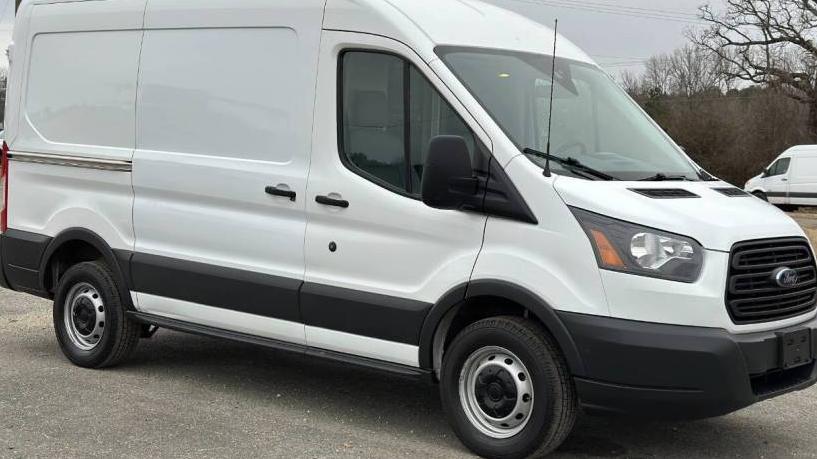 FORD TRANSIT 2018 1FTYR1CM9JKA25627 image