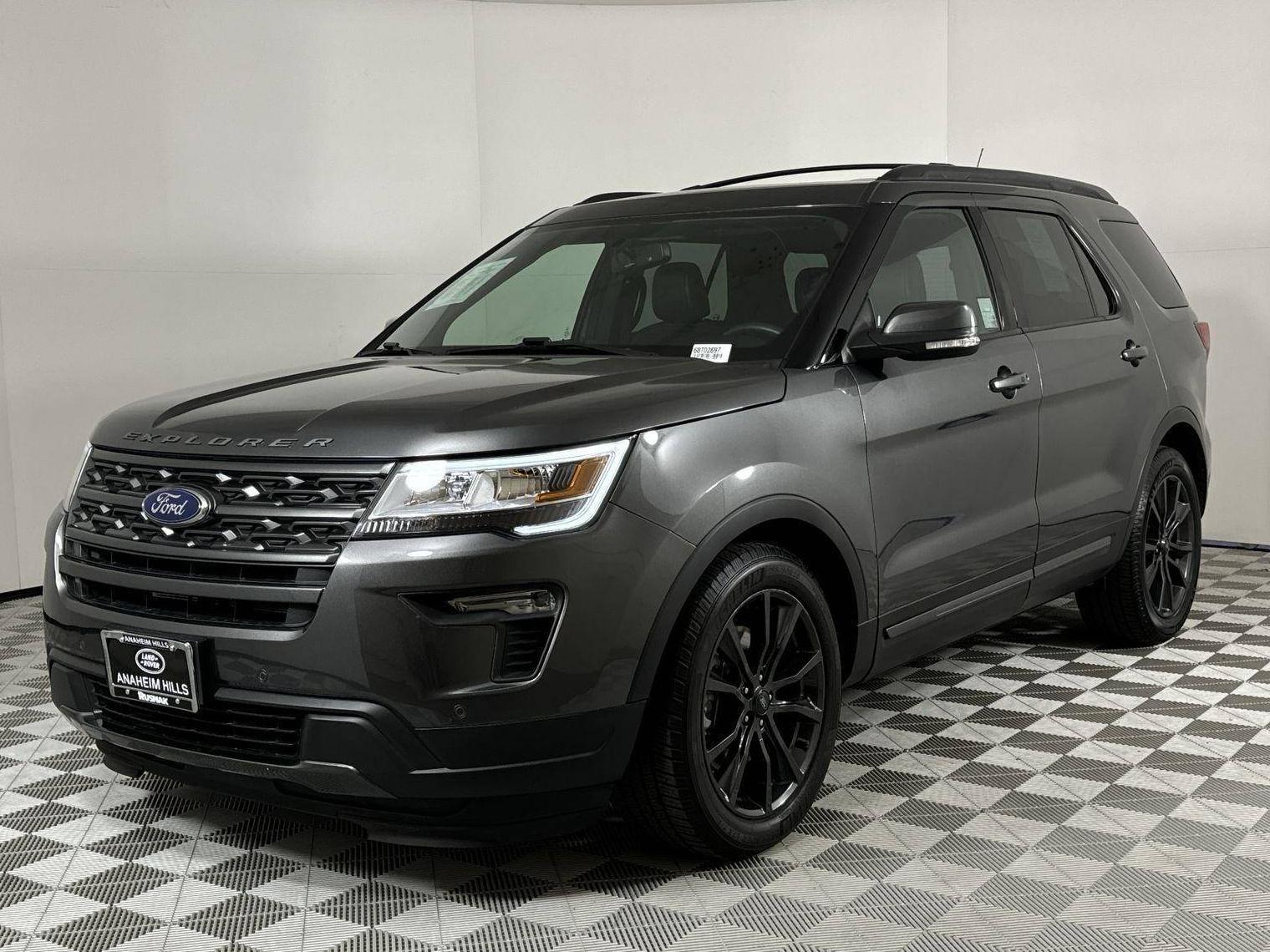 FORD EXPLORER 2018 1FM5K7D87JGA14457 image