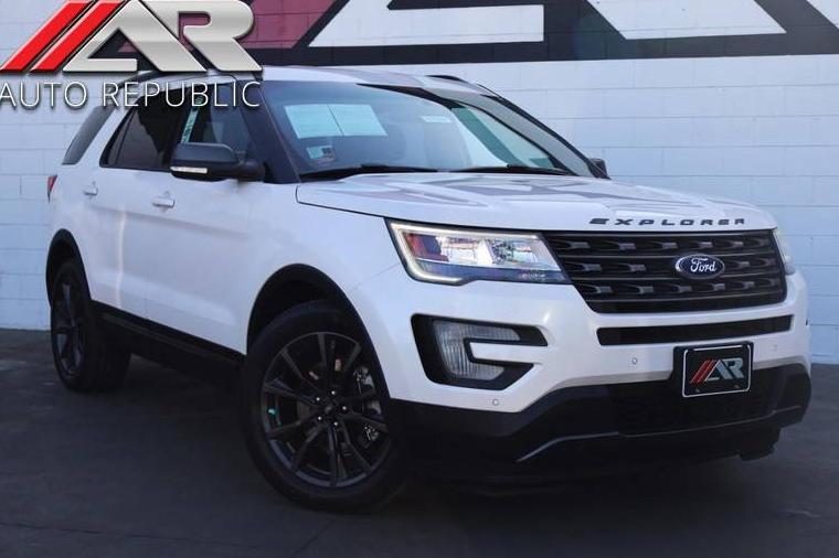 FORD EXPLORER 2017 1FM5K7D83HGB64026 image