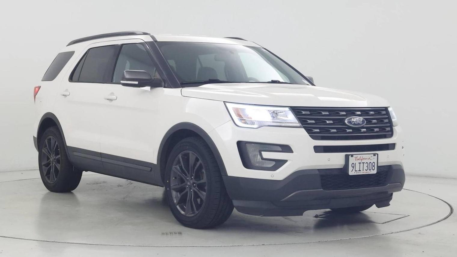 FORD EXPLORER 2017 1FM5K7D80HGA60884 image