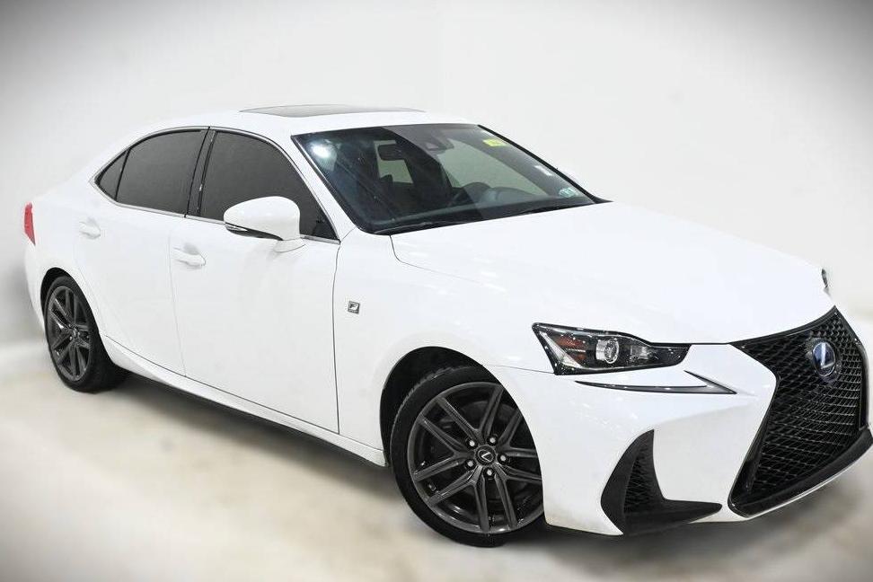 LEXUS IS 2018 JTHC81D24J5029169 image