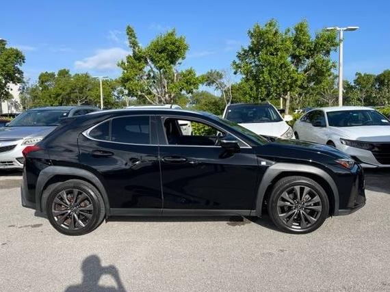 LEXUS UX 2019 JTHY3JBHXK2002315 image LEXUS UX 2019 JTHY3JBHXK2002315 image