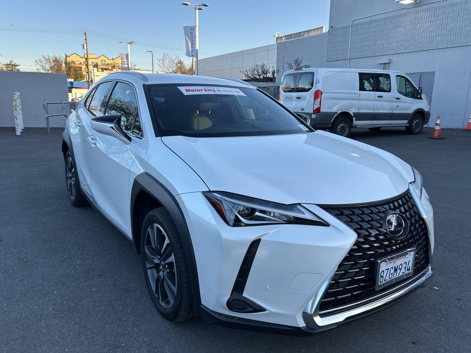 LEXUS UX 2022 JTHX9JBH2N2056125 image