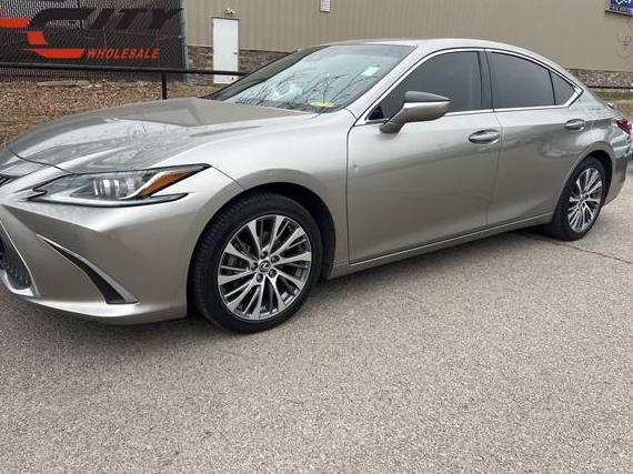 LEXUS ES 2019 58ABZ1B16KU042697 image LEXUS ES 2019 58ABZ1B16KU042697 image