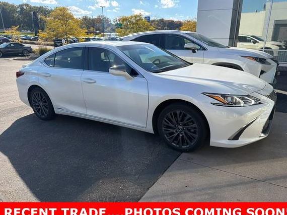 LEXUS ES 2019 JTHB21B1XK2029896 image LEXUS ES 2019 JTHB21B1XK2029896 image