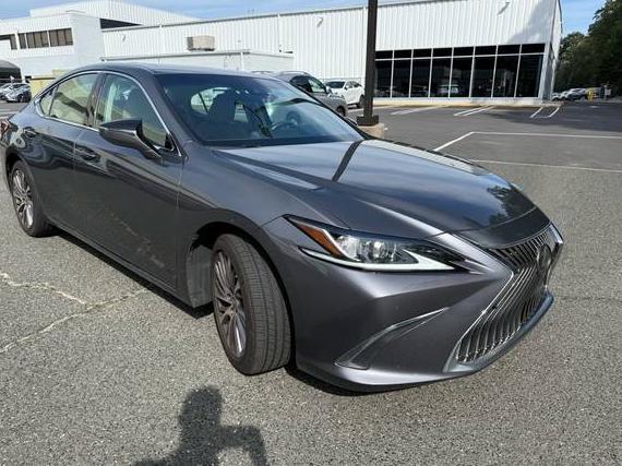 LEXUS ES 2019 58ABZ1B17KU051070 image LEXUS ES 2019 58ABZ1B17KU051070 image