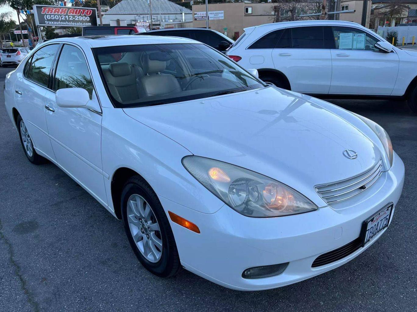 LEXUS ES 2004 JTHBA30G345002787 image