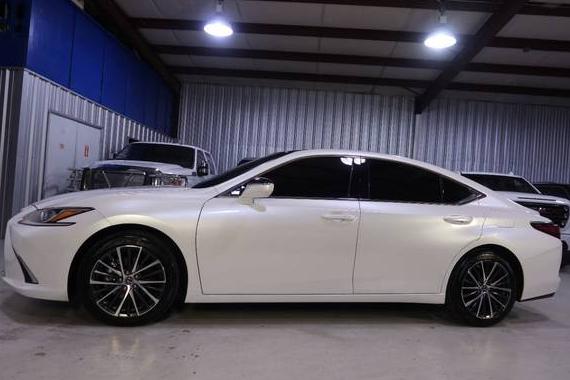 LEXUS ES 2024 58ADZ1B12RU180756 image