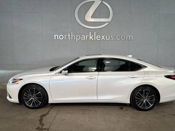 LEXUS ES 2025 58ADA1C15SU066634 image