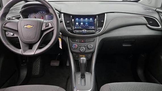 CHEVROLET TRAX 2018 KL7CJKSB7JB605141 image
