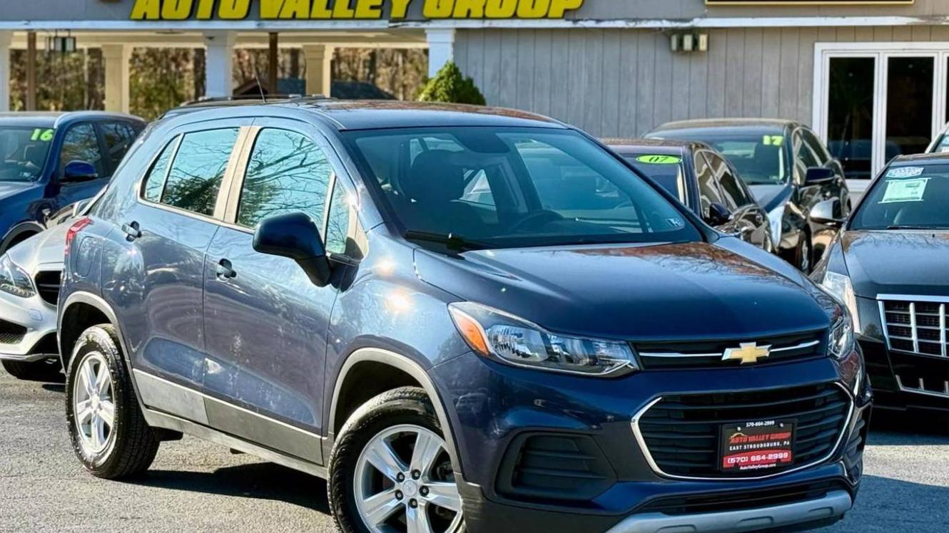 CHEVROLET TRAX 2018 3GNCJNSBXJL248175 image