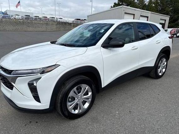 CHEVROLET TRAX 2024 KL77LFE22RC244227 image