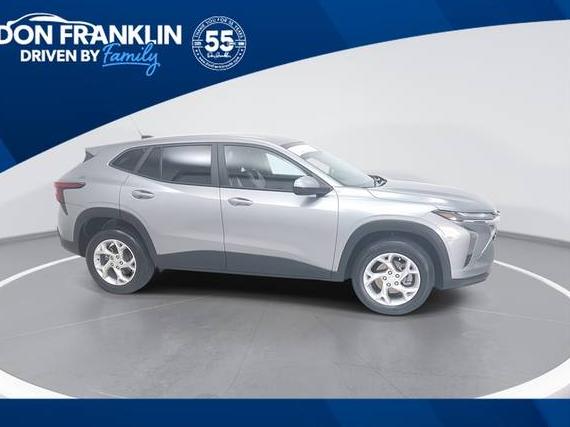 CHEVROLET TRAX 2024 KL77LFE25RC132814 image