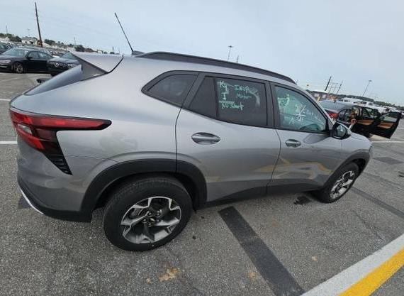 CHEVROLET TRAX 2024 KL77LHE28RC018639 image