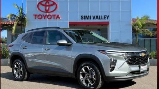 CHEVROLET TRAX 2024 KL77LHE2XRC052176 image