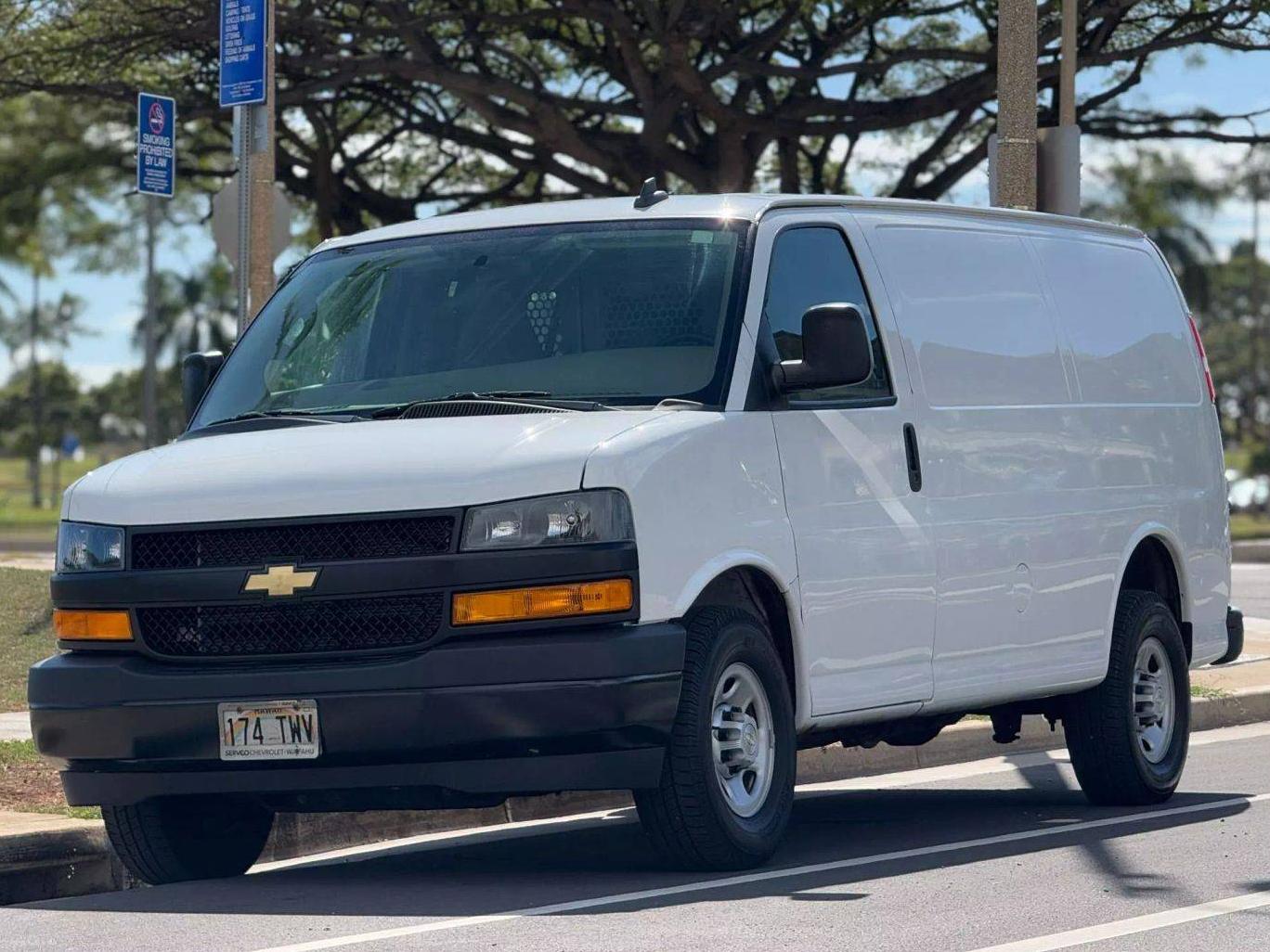 CHEVROLET EXPRESS 2019 1GCWGAFG0K1319458 image