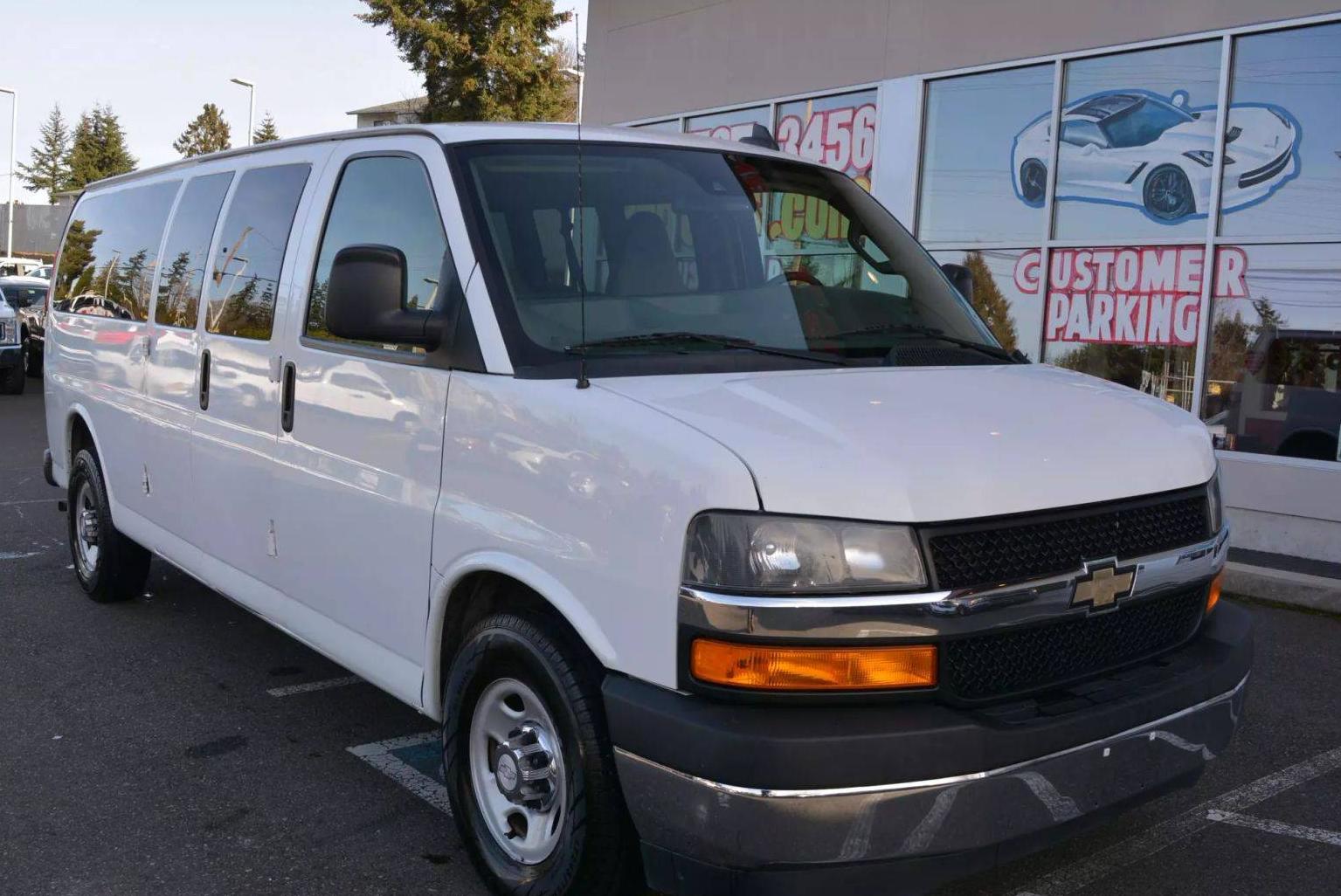 CHEVROLET EXPRESS 2019 1GAZGPFG4K1222403 image