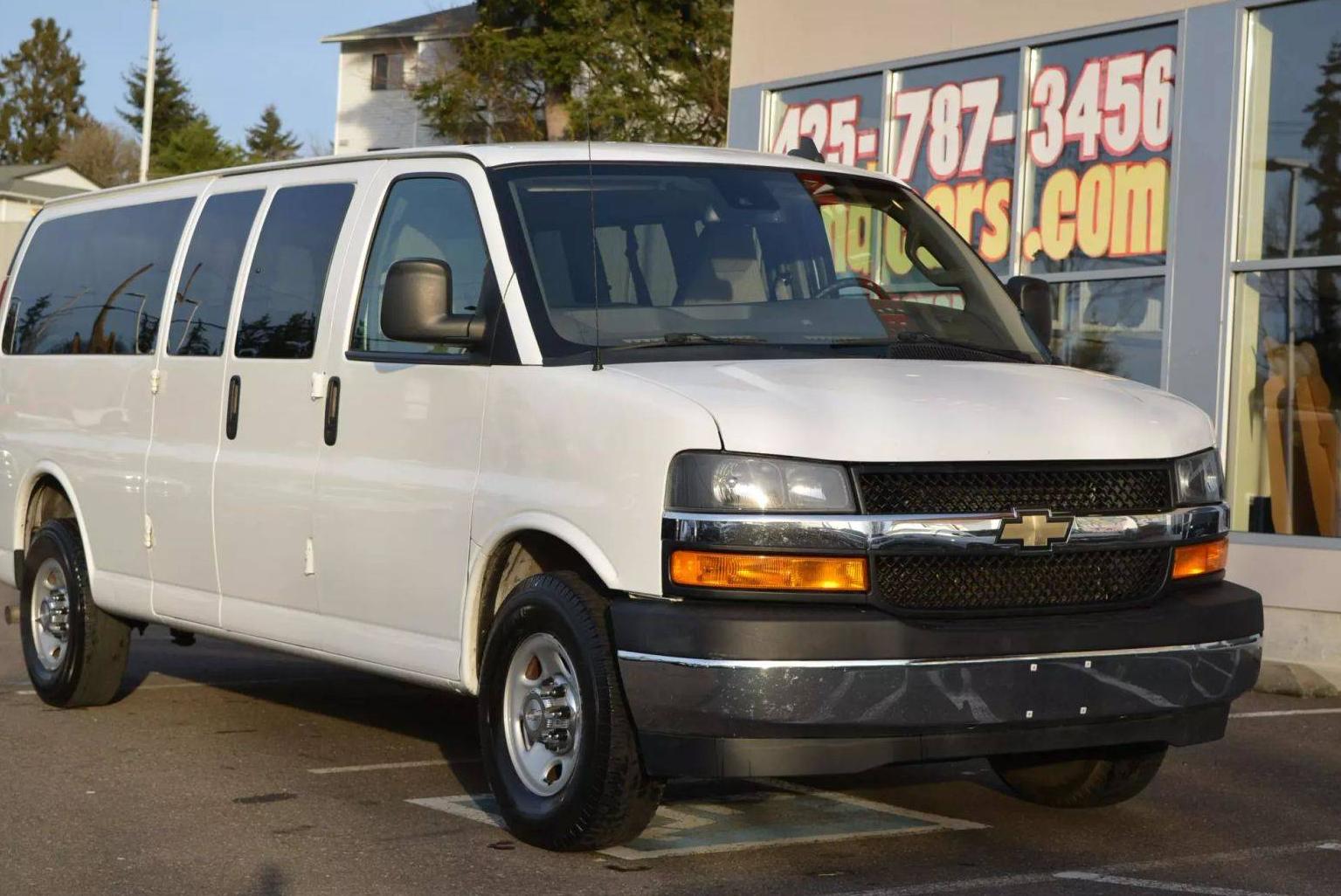 CHEVROLET EXPRESS 2019 1GAZGPFP8K1346903 image