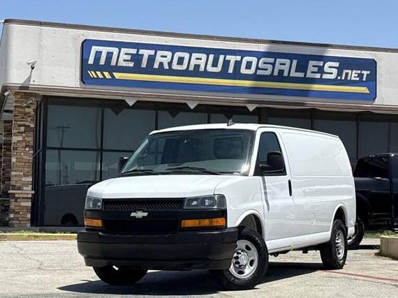 CHEVROLET EXPRESS 2018 1GCWGAFP9J1170045 image